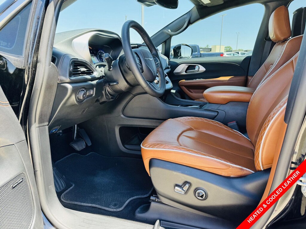 Certified 2024 Chrysler Pacifica Pinnacle Van