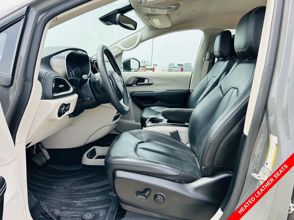 Certified 2023 Chrysler Pacifica Touring L Van