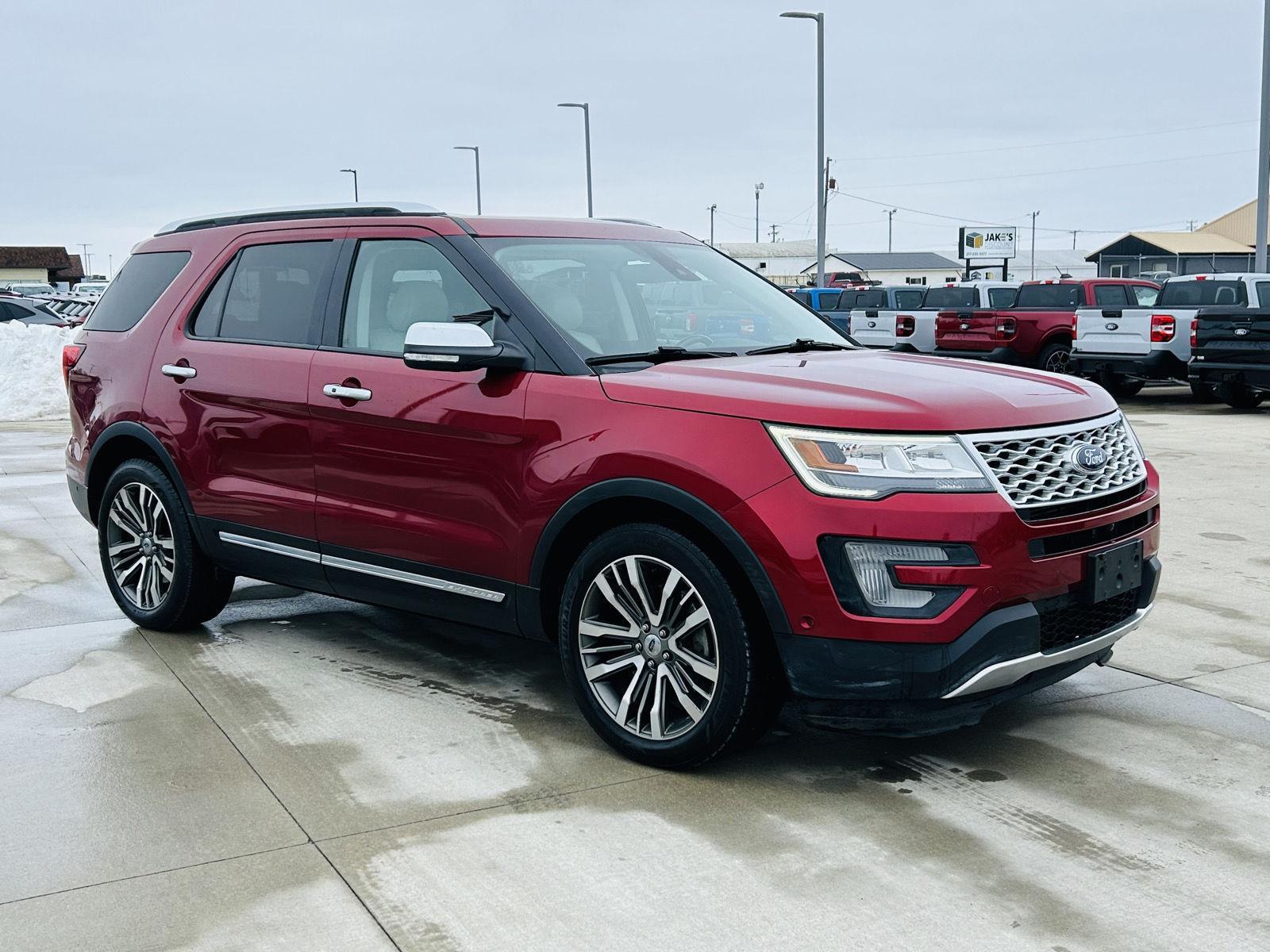 Used 2017 Ford Explorer Platinum with VIN 1FM5K8HTXHGD38162 for sale in Mattoon, IL