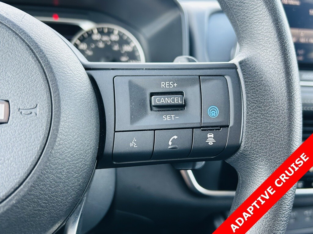 2024 Nissan Rogue SV photo 3