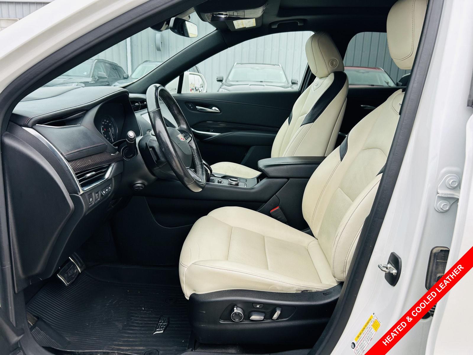 2020 Cadillac XT4 Sport photo 3