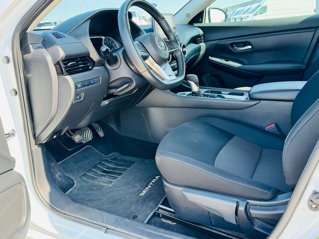 2022 Nissan Sentra SV photo 3