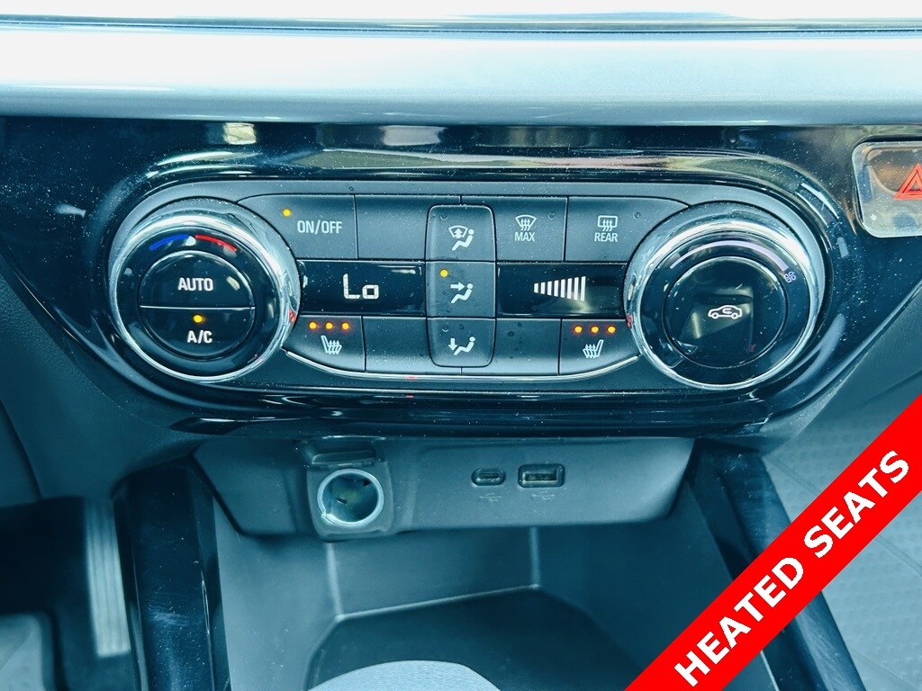 2024 Chevrolet Trax LT photo 3