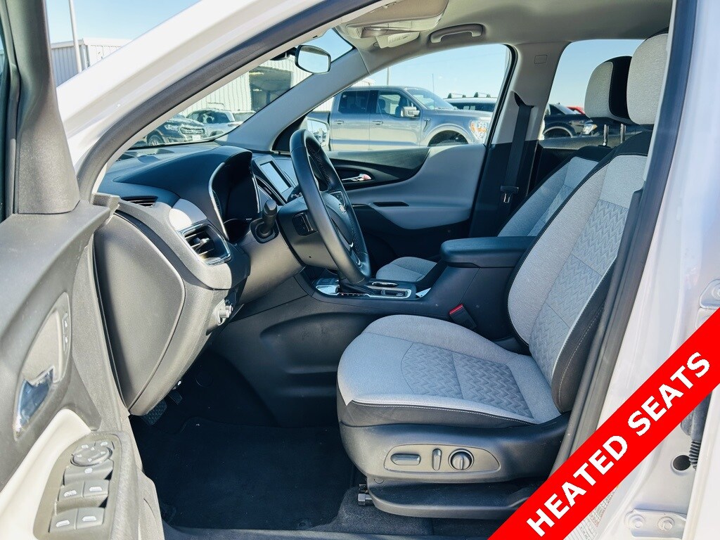 2024 Chevrolet Equinox LT photo 3