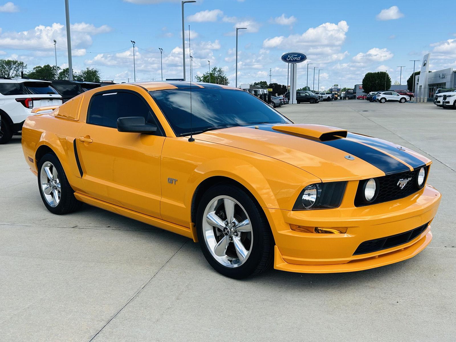Used 2007 Ford Mustang GT Premium with VIN 1ZVHT82H975293659 for sale in Mattoon, IL