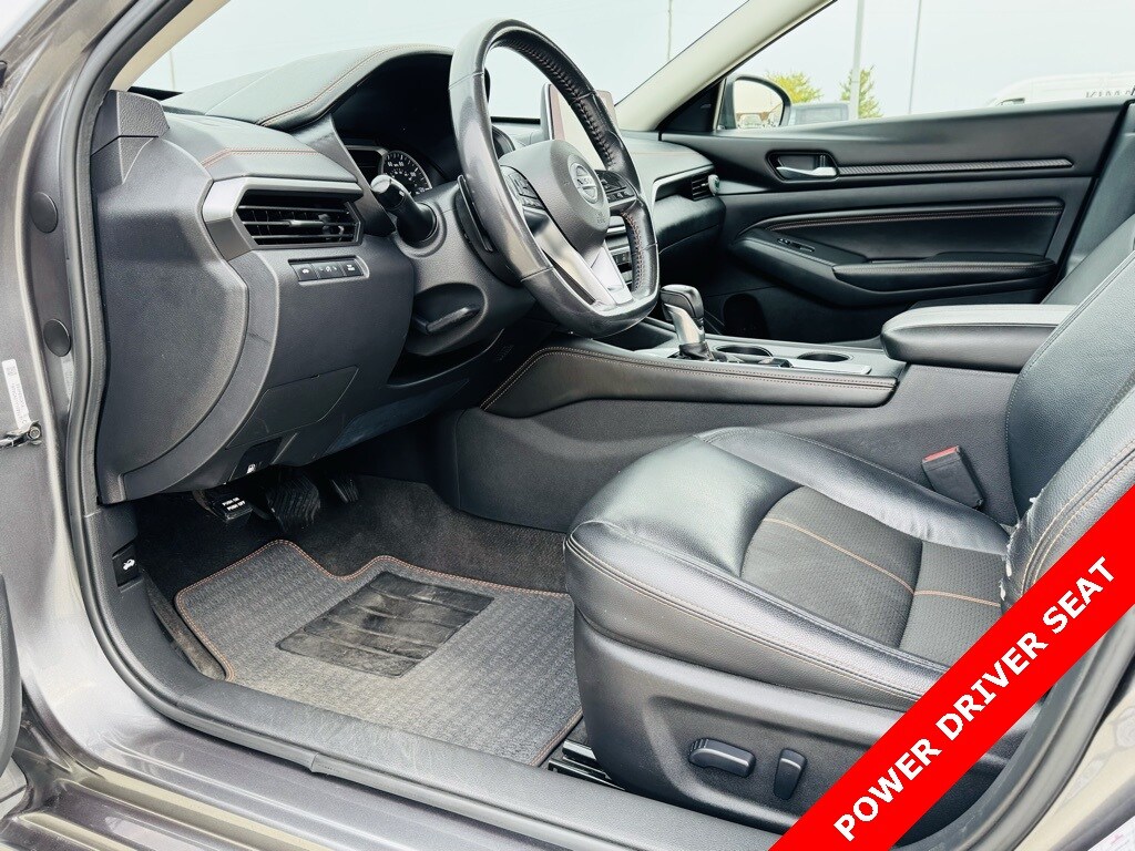 2022 Nissan Altima 2.5 SR photo 3