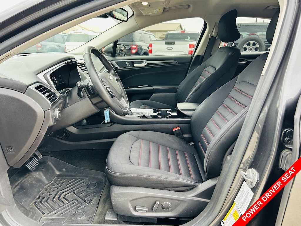 Used 2016 Ford Fusion SE Sedan
