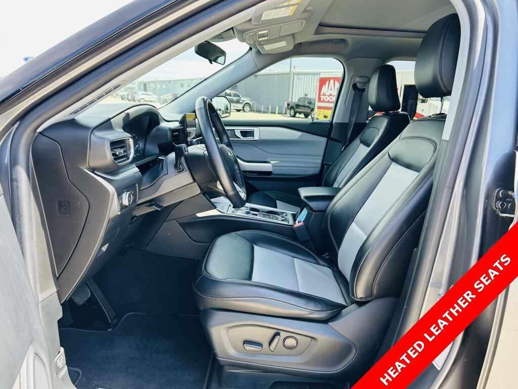 2022 Ford Explorer XLT photo 3