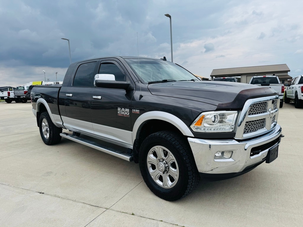 Used 2018 RAM Ram 2500 Pickup Laramie with VIN 3C6UR5NJ4JG213883 for sale in Mattoon, IL