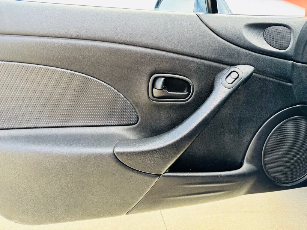 2002 Mazda MX-5 Miata Miata Base photo 4