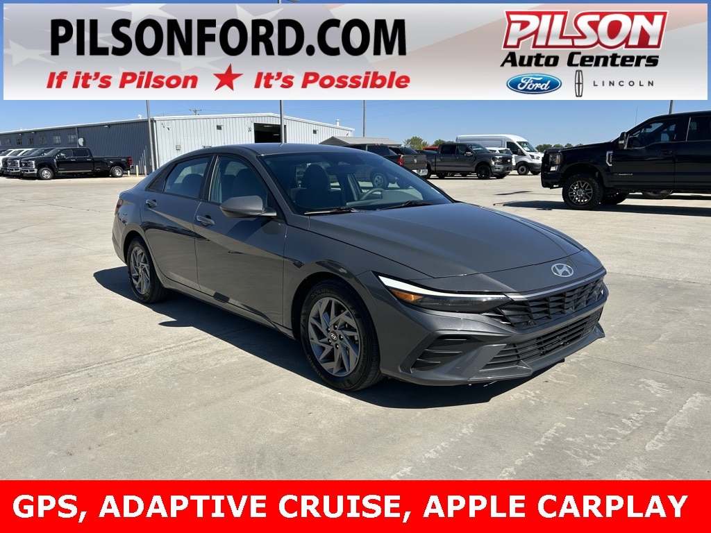 2024 Hyundai Elantra SEL's photo