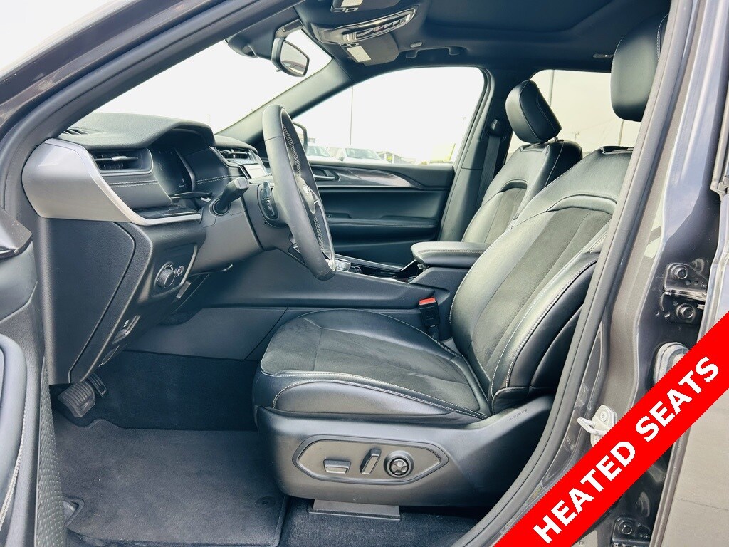 2023 Jeep Grand Cherokee Altitude photo 3