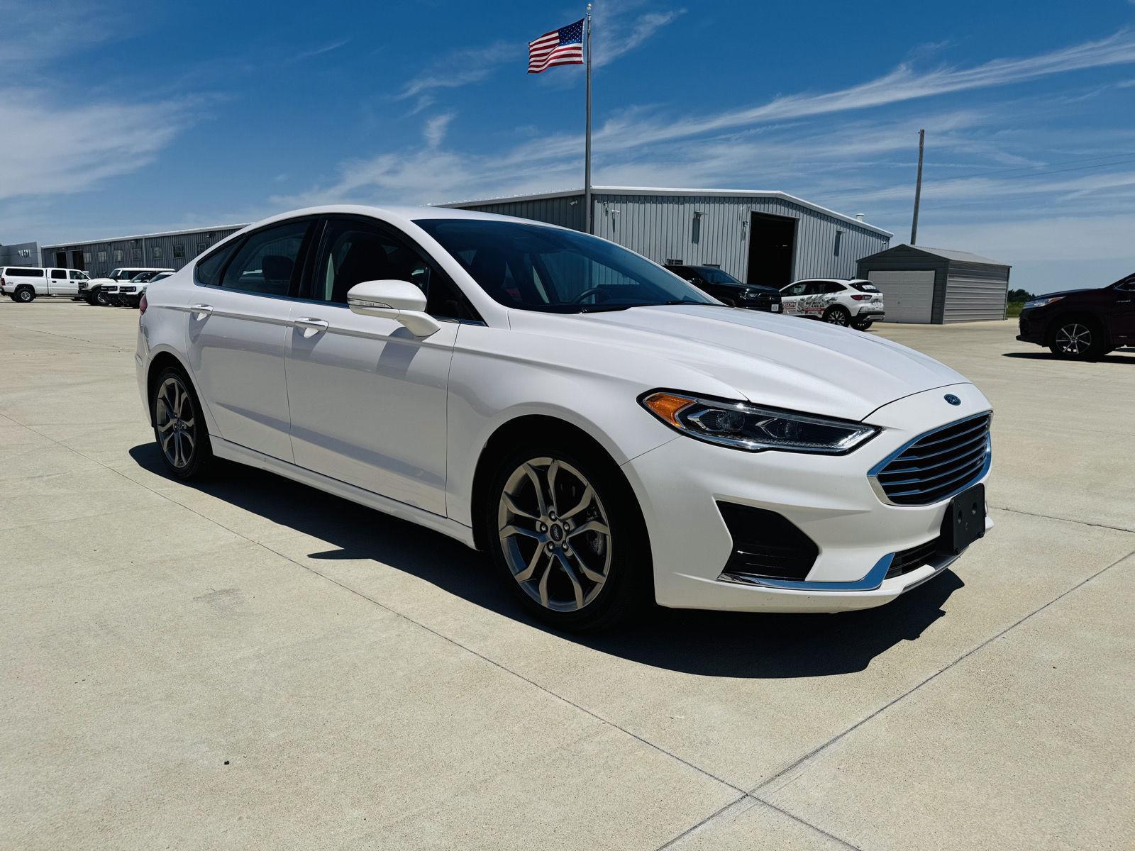 Used 2020 Ford Fusion SEL with VIN 3FA6P0CDXLR124565 for sale in Mattoon, IL