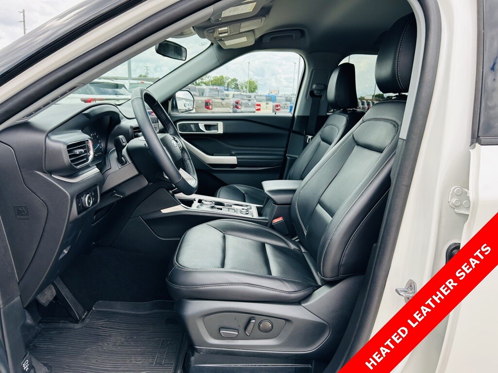 2023 Ford Explorer XLT photo 3