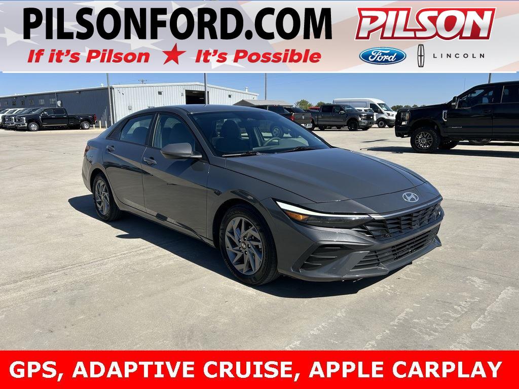 2024 Hyundai Elantra SEL's photo