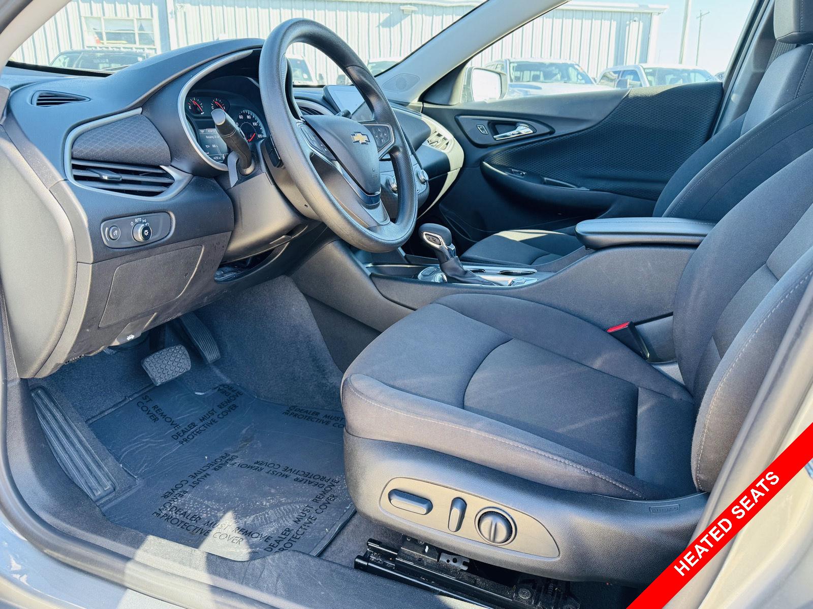 2024 Chevrolet Malibu 1LT photo 2