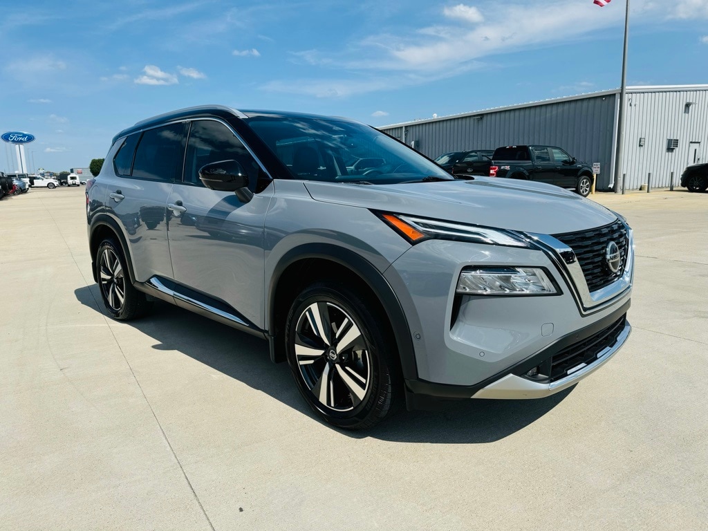 Used 2021 Nissan Rogue Platinum with VIN JN8AT3DD2MW313133 for sale in Mattoon, IL