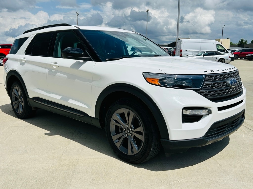 Used 2022 Ford Explorer XLT with VIN 1FMSK8DHXNGB47812 for sale in Mattoon, IL