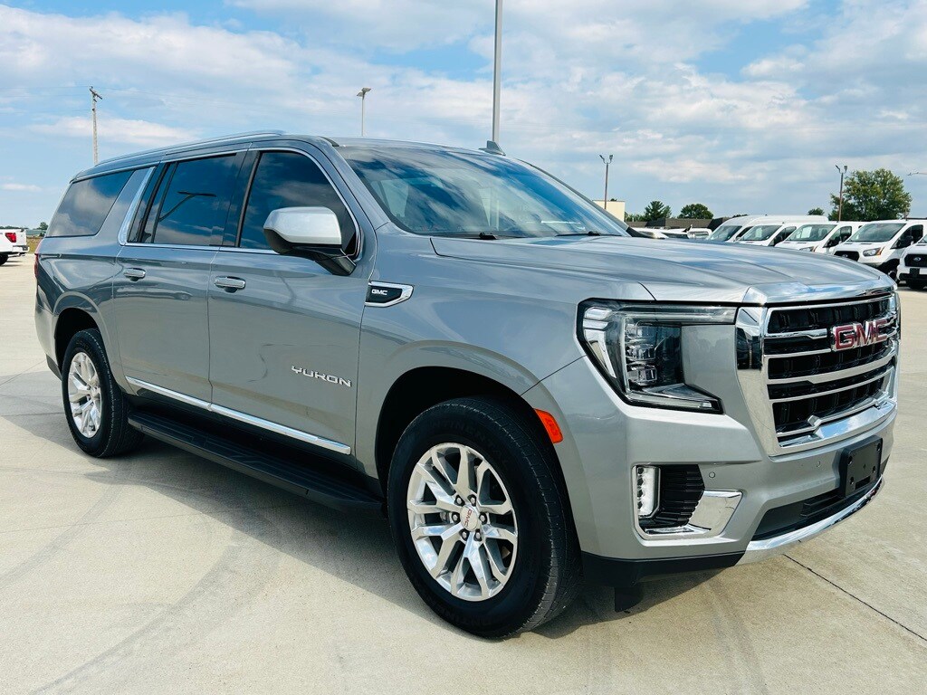 2024 Gmc Yukon XL SLT photo 2
