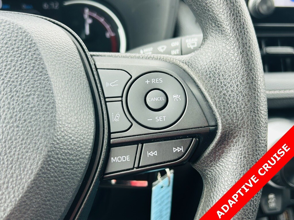 2024 Toyota RAV4 LE photo 3