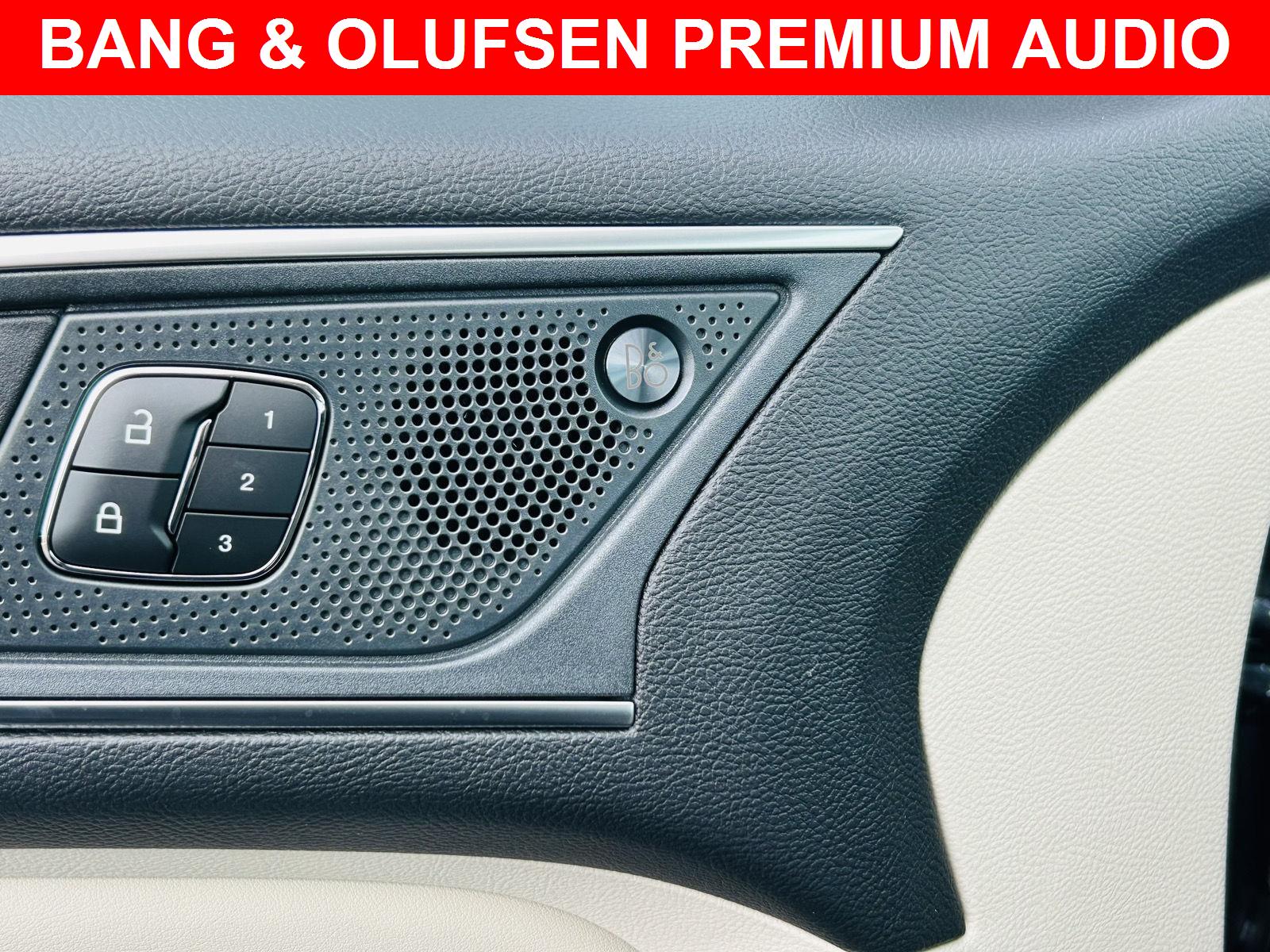 2024 Ford Edge Titanium photo 4