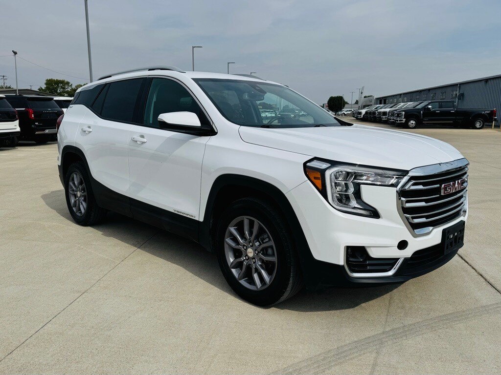 2024 Gmc Terrain SLT photo 2