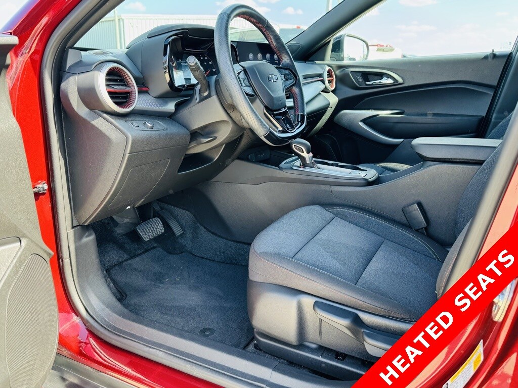 2025 Chevrolet Trax photo 3
