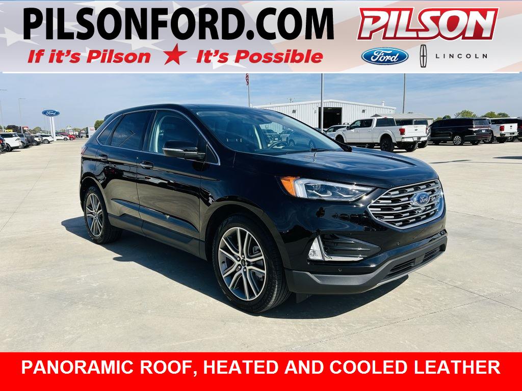 2024 Ford Edge Titanium's photo