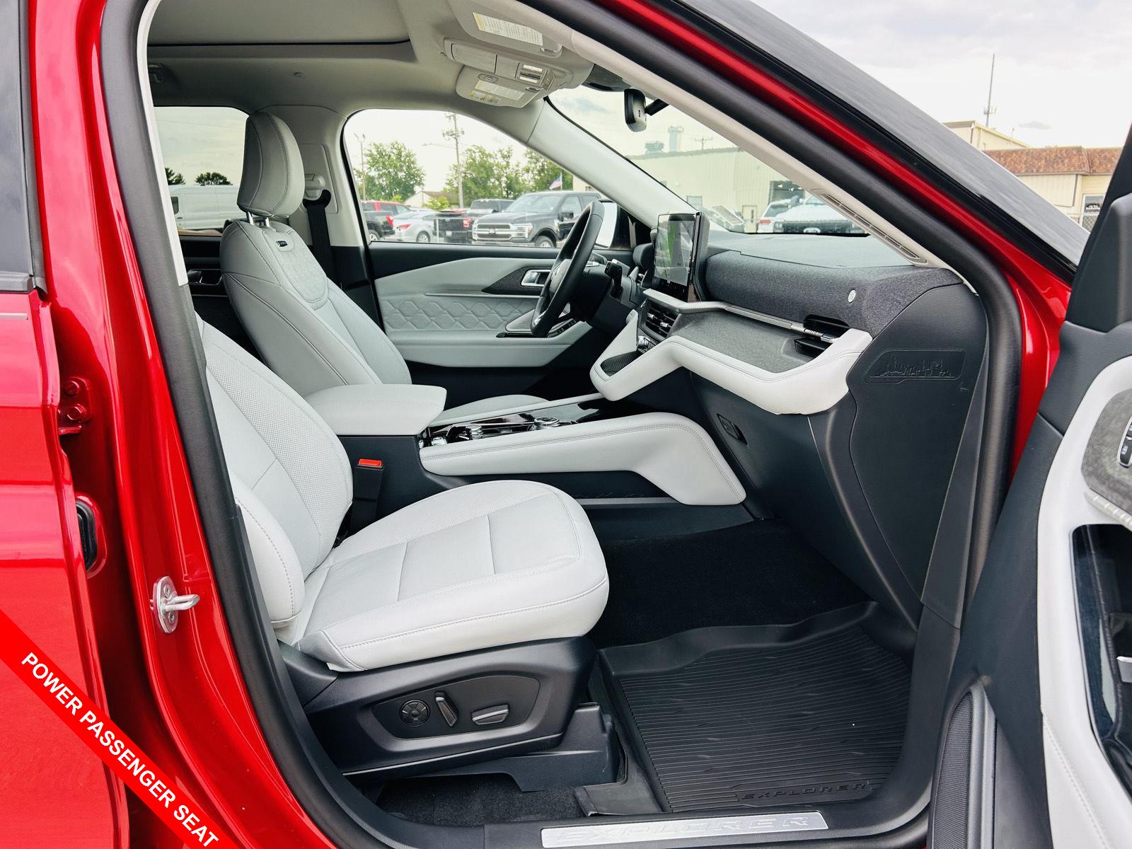 2026 Ford Explorer Platinum - Photo 43