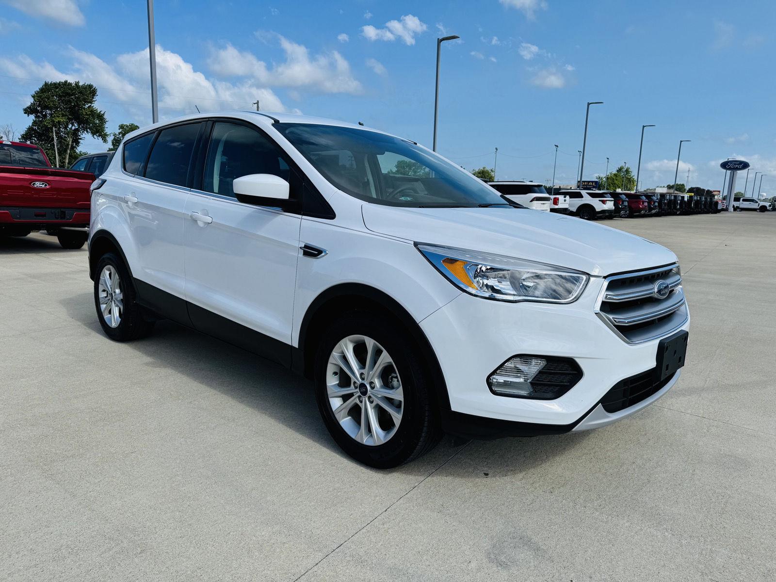 Used 2017 Ford Escape SE with VIN 1FMCU0GD6HUC49591 for sale in Clinton, IN