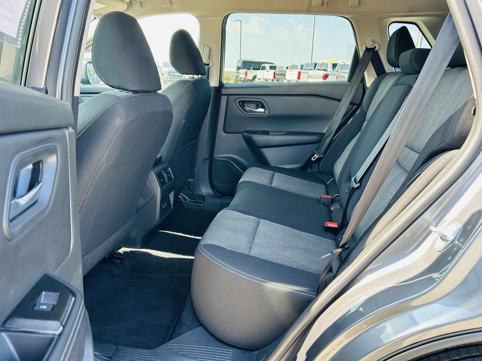 2025 Nissan Rogue SV - Photo 25