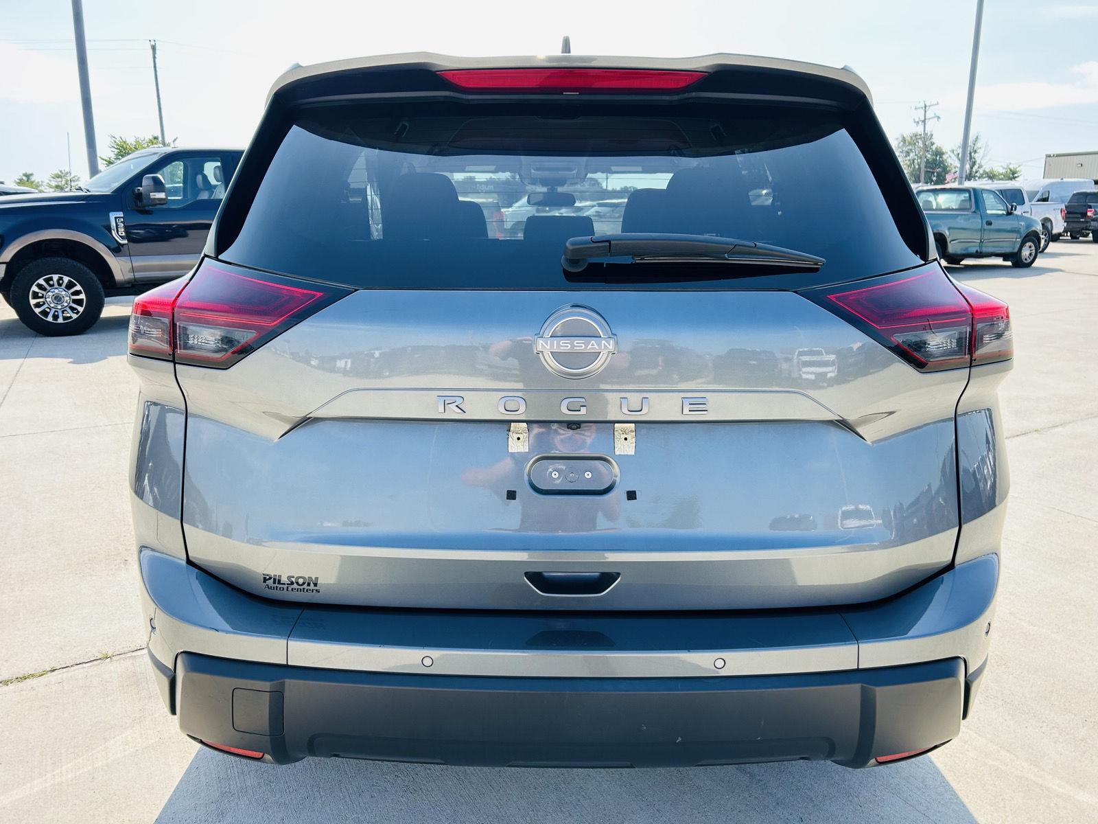 2025 Nissan Rogue SV - Photo 35