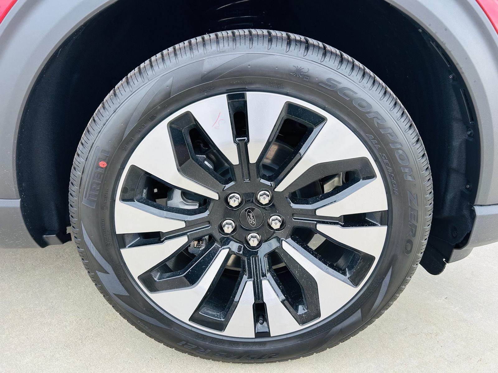 2026 Ford Explorer Platinum - Photo 50