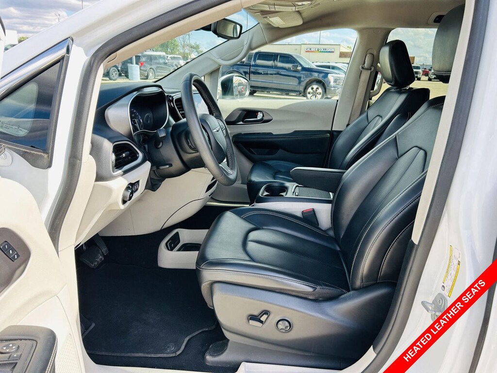 Certified 2023 Chrysler Pacifica Touring L Van