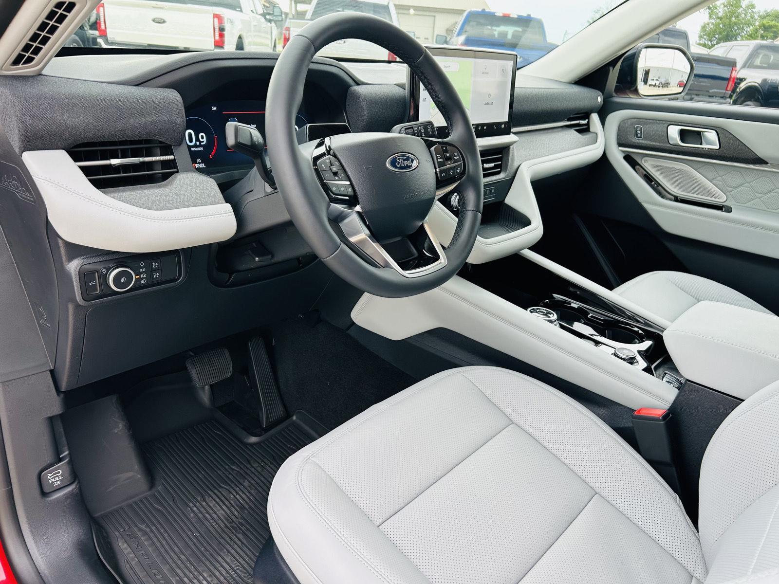 2026 Ford Explorer Platinum - Photo 22