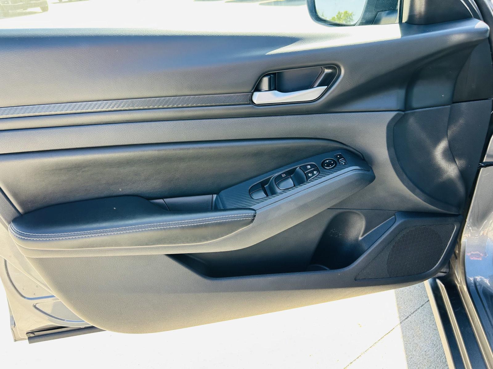 2025 Nissan Altima SV - Photo 8
