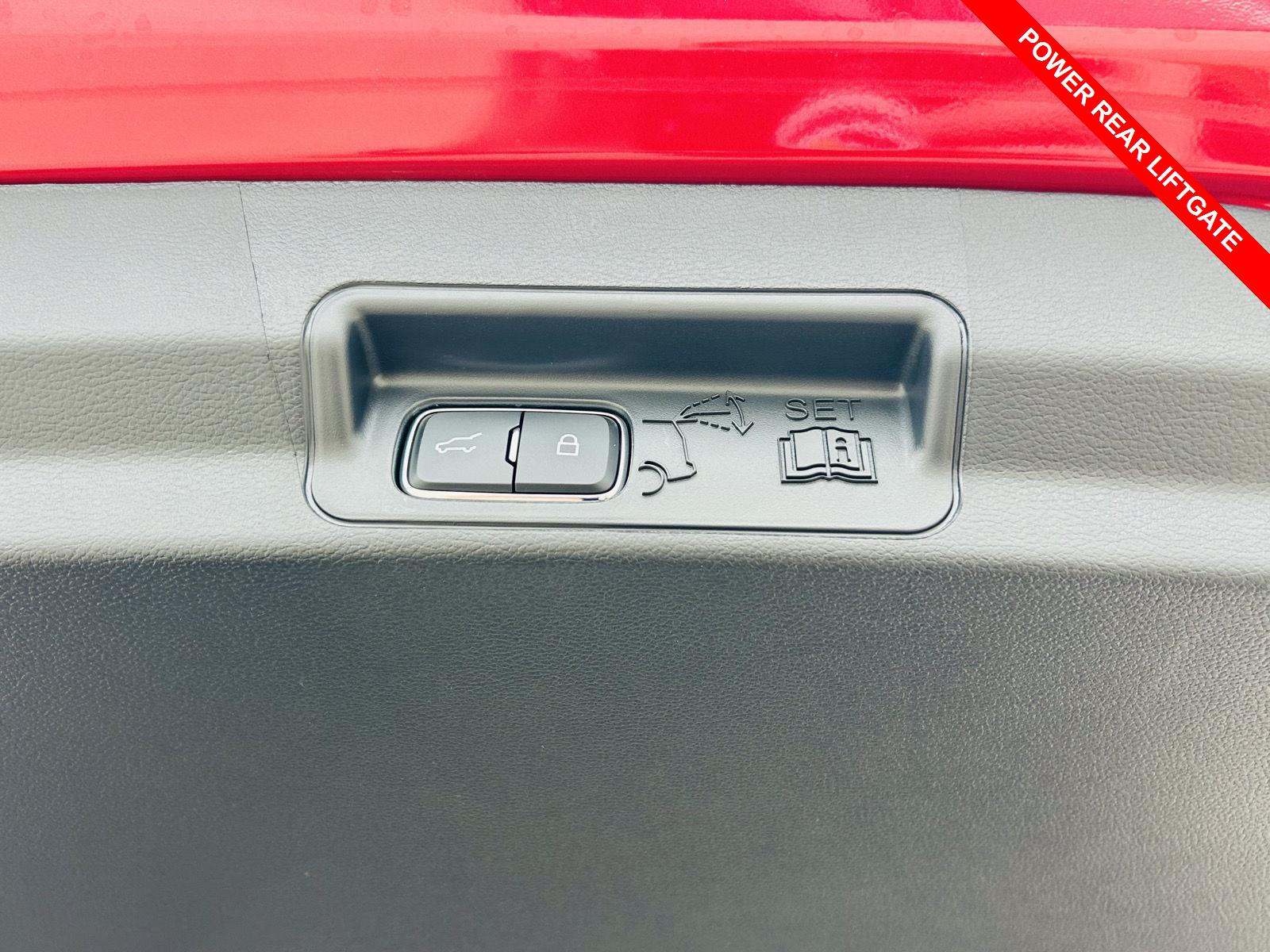 2026 Ford Explorer Platinum - Photo 18