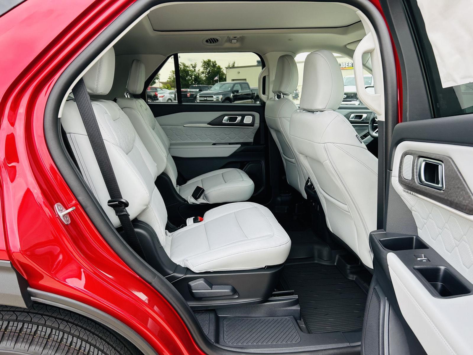 2026 Ford Explorer Platinum - Photo 40
