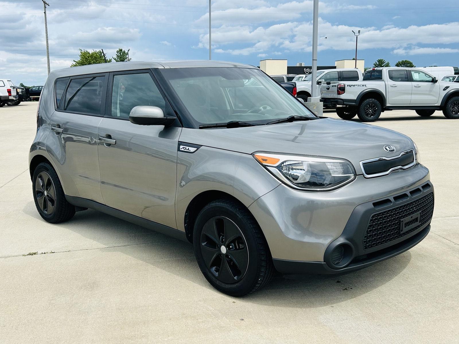 Used 2016 Kia Soul Base with VIN KNDJN2A26G7361977 for sale in Mattoon, IL