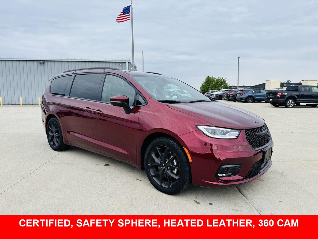 Certified 2023 Chrysler Pacifica Touring L Van