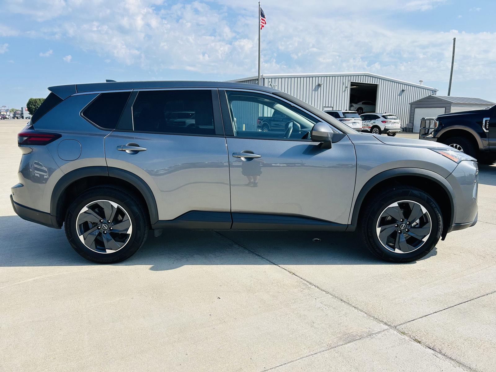 2025 Nissan Rogue SV - Photo 37
