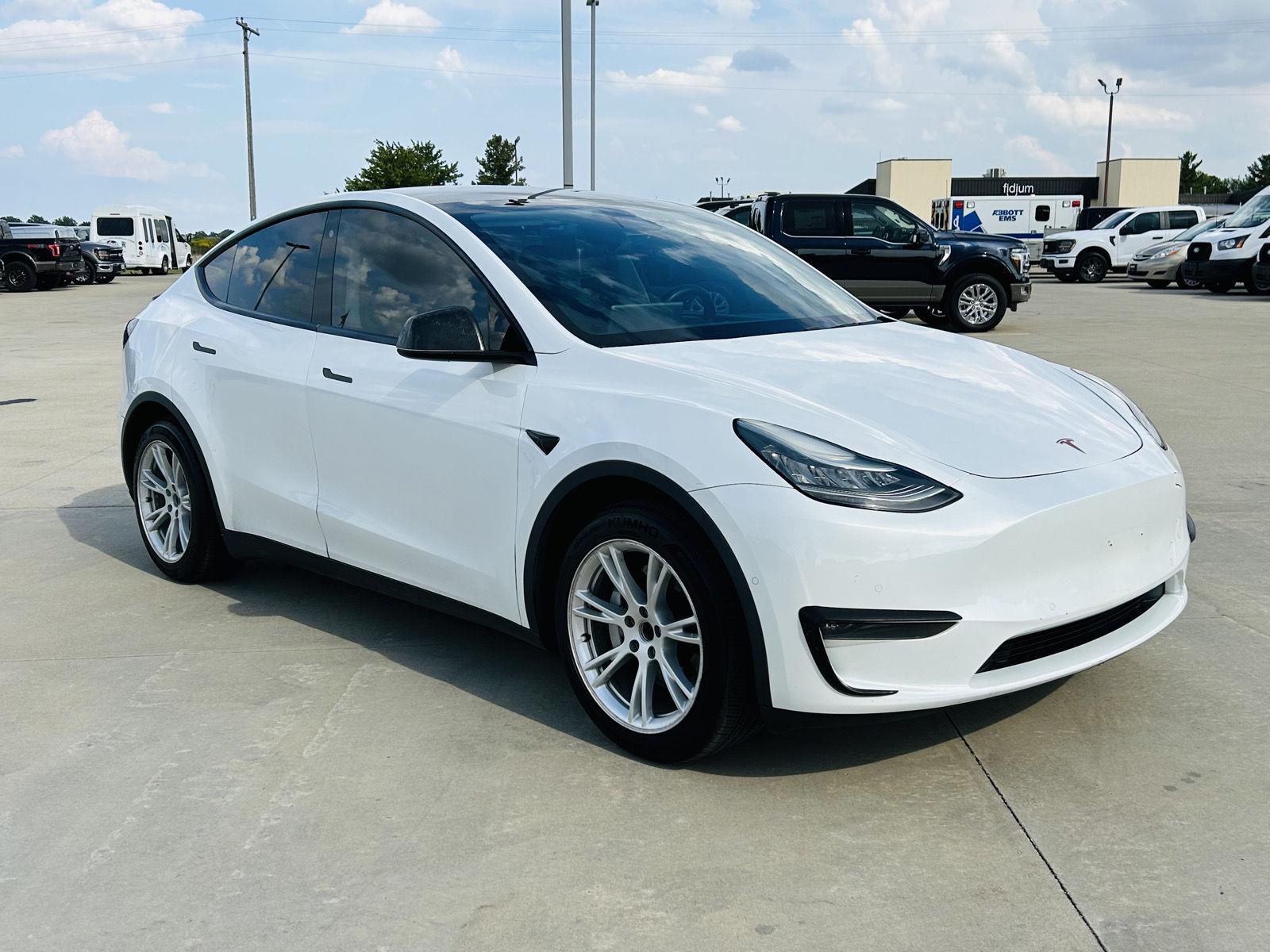 Used 2020 Tesla Model Y Long Range with VIN 5YJYGDEE8LF006502 for sale in Mattoon, IL