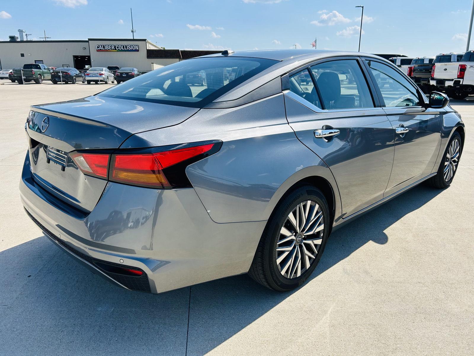 2025 Nissan Altima SV - Photo 34