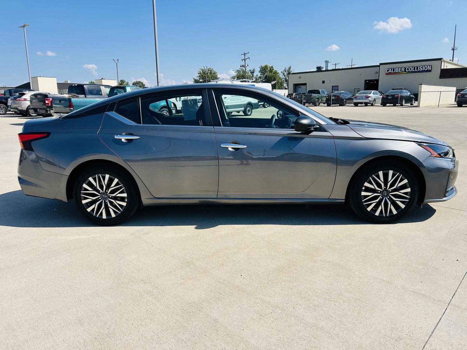 2025 Nissan Altima SV - Photo 35