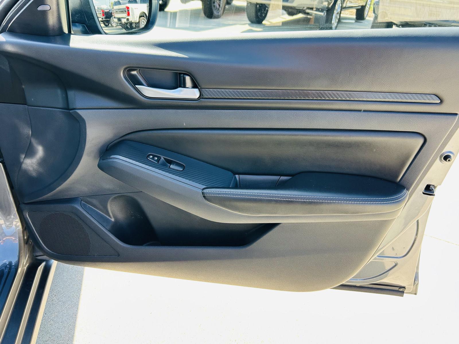 2025 Nissan Altima SV - Photo 27