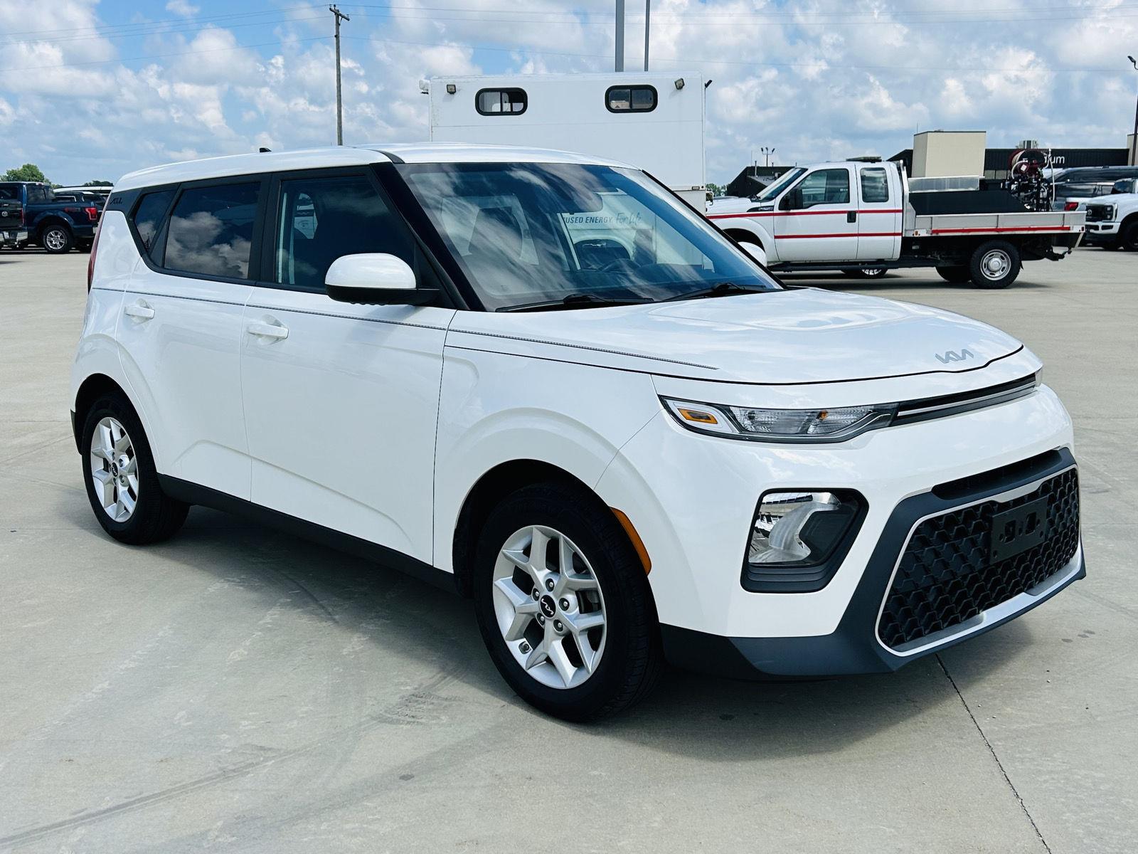 Used 2022 Kia Soul LX with VIN KNDJ23AU2N7829460 for sale in Mattoon, IL