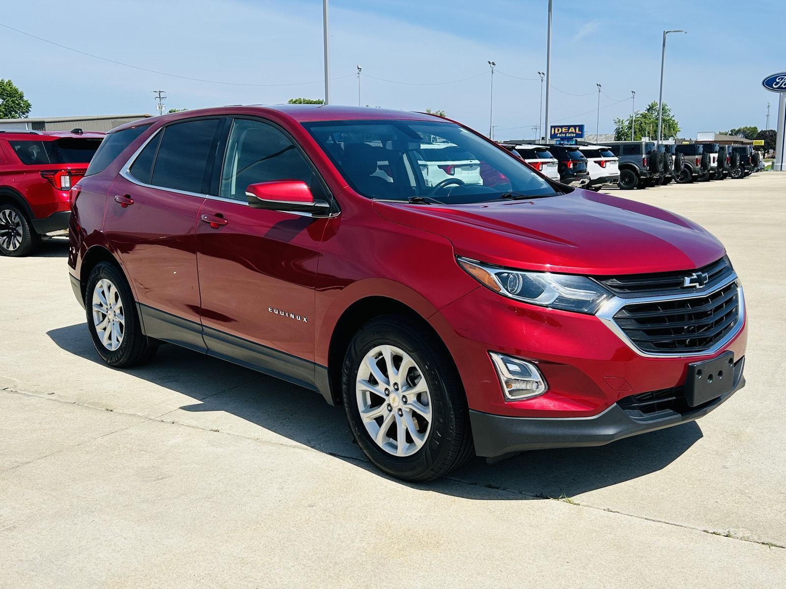 Used 2018 Chevrolet Equinox LT with VIN 2GNAXJEV5J6293081 for sale in Mattoon, IL