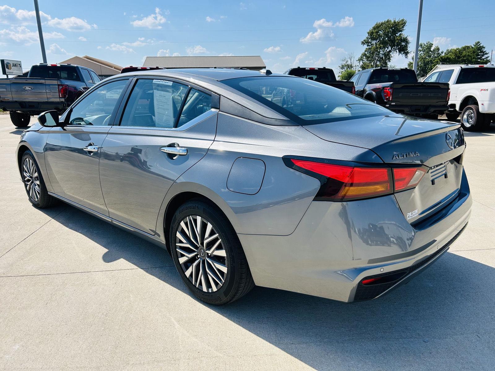 2025 Nissan Altima SV - Photo 32
