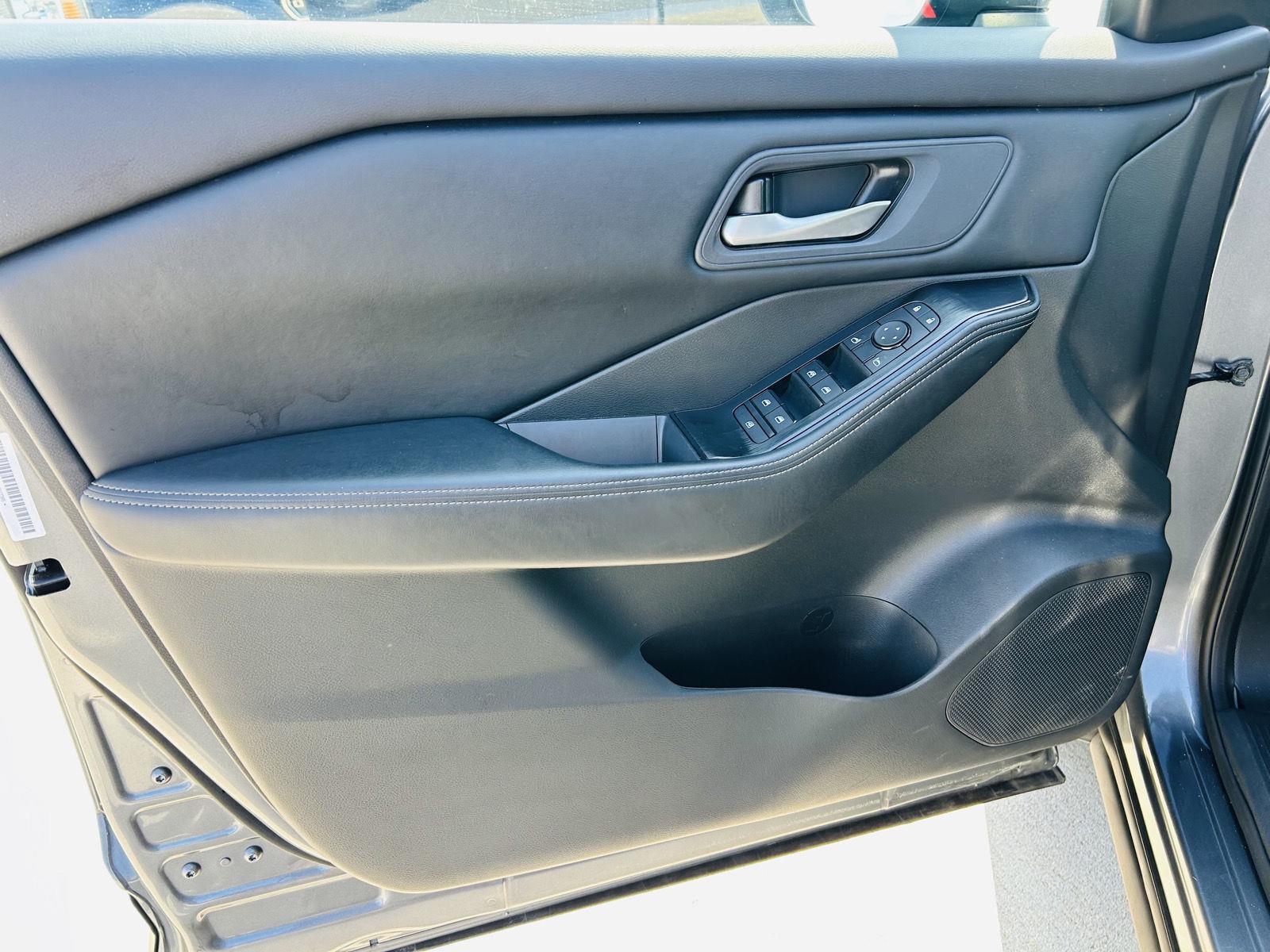 2025 Nissan Rogue SV - Photo 10