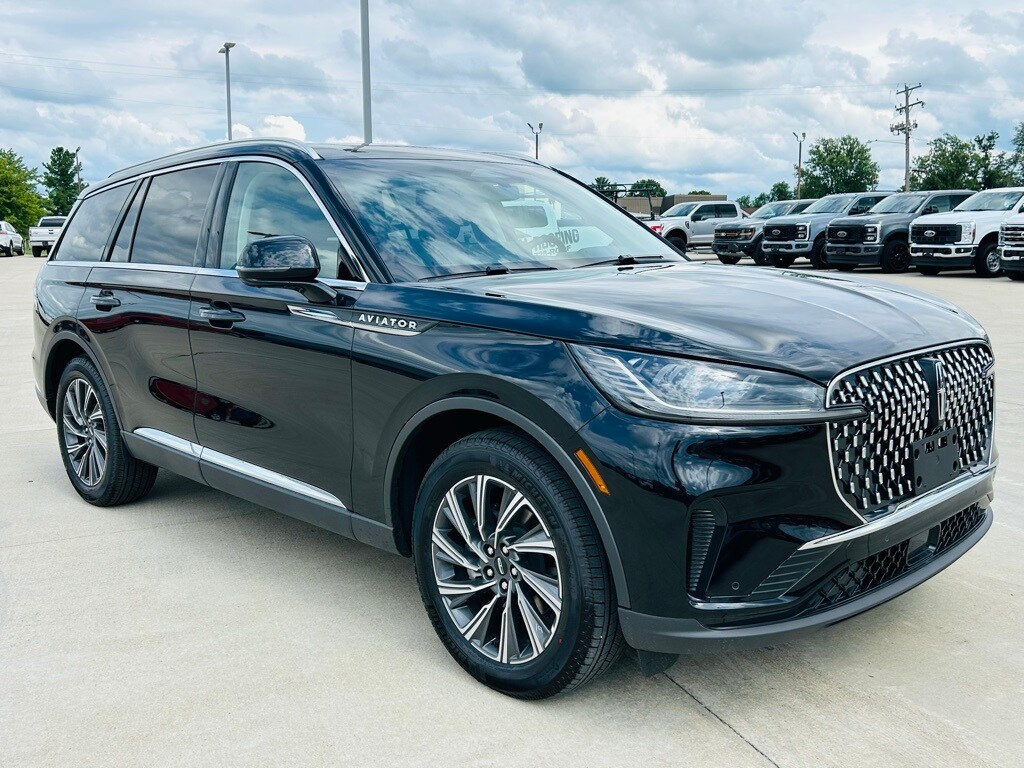 2025 Lincoln Aviator Premiere photo 2